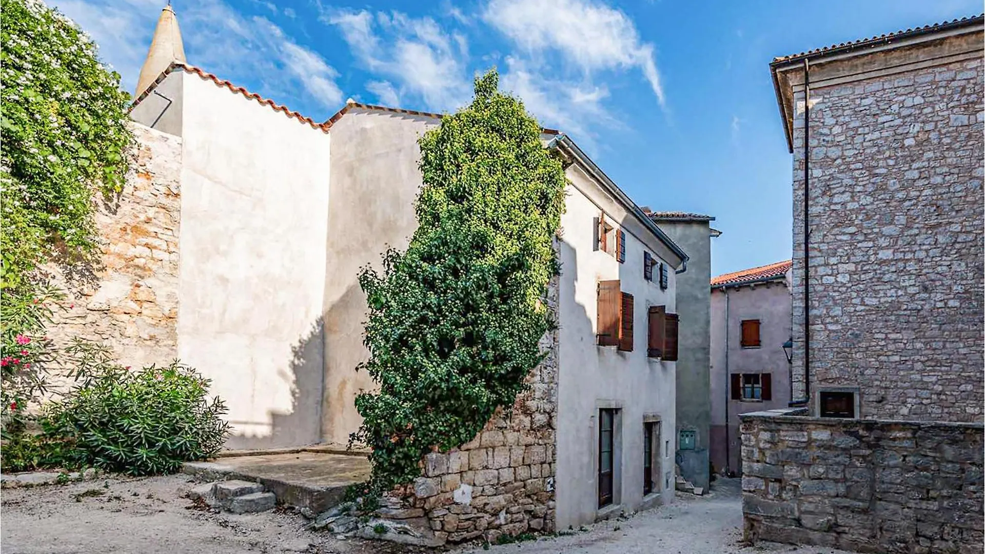 2 Bedroom Beautiful Home In Bale